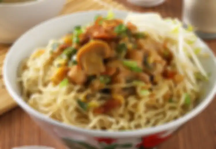 Ingat, Jangan Pernah Makan Mi Ayam dengan Ciri-ciri Seperti Ini, Meski Nikmat Tapi Justru Bisa Bahayakan Kesehatan!