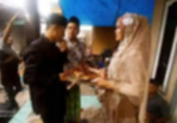 Padahal Sudah Ditawari Maskawin Uang dan Emas, Tapi Pengantin Ini Malah Menikah dengan Maskawin Ayam Bakar, Kades Sapai Kaget