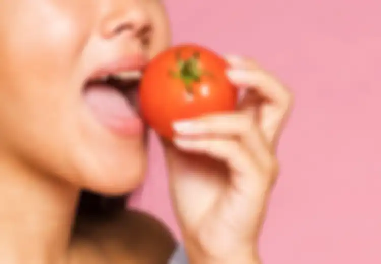 Tomat dan Bawang Merah Bisa Keluarkan Duri dari Kulit, Mau Coba?