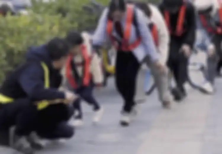 Dari Jalan Miring Hingga Jalan Menunduk, Inilah Gambaran Sulitnya Upaya Orang China Hindari Pantauan Ratusan Juta CCTV yang Dipasang Pemerintahnya