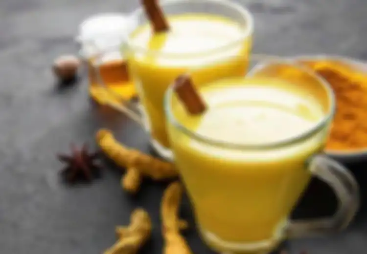 Coba Minum Susu Kunyit, Manfaatnya Mengagumkan dari Sehatkan Jantung hingga Tulang, Begini Cara Mudah Membuatnya!