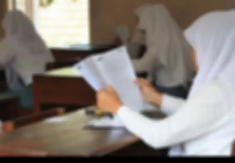 Berikan Contoh Norma dalam Kehidupan Bermasyarakat dan di Sekolah!