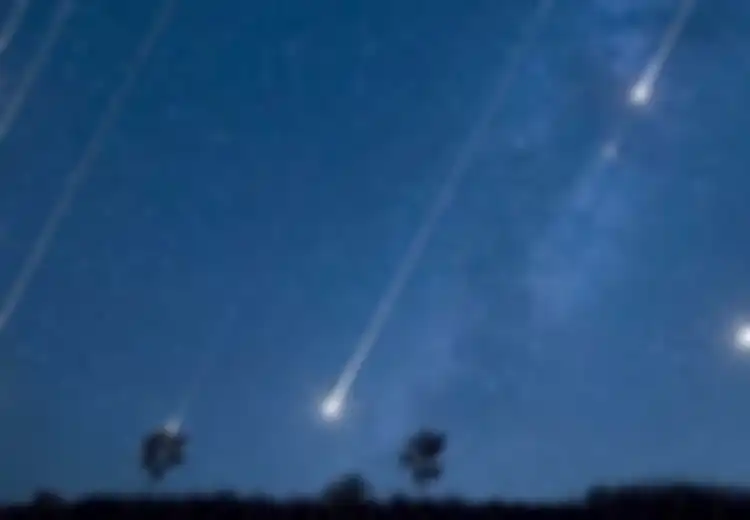 Malam Ini Ada Puncak Hujan Meteor, Jangan Sampai Anda Melewatkannya, Catat Waktu untuk Menontonnya