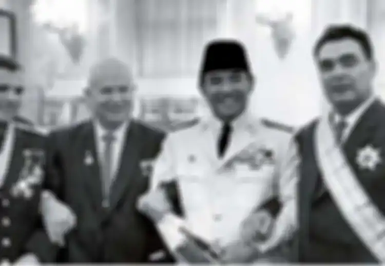 Keberhasilannya Diagung-agungkan di Rusia, Ternyata Yuri Gagarin Juga Dianugerahi Penghargaan oleh Presiden Soekarno, Kini Patungnya pun Ada di Indonesia