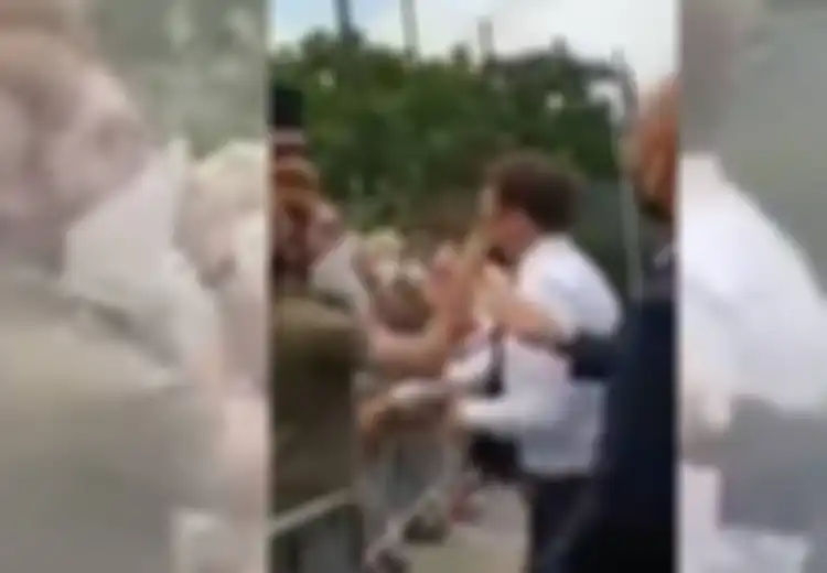 Ditangkap Usai Tampar Marcon, Mungkinkah Pria Ini Bakal Disiksa Tanpa Henti Selama 36 Jam Seperti yang Dialami Pelempar Sepatu kepada Bush 1 Dekade Silam?