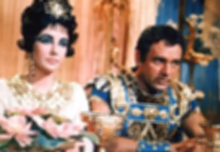 Terkenal dengan Kisah Skandalnya yang Panas, Rupanya Begini Rumitnya Kisah Cinta Ratu Mesir Cleopatra, yang Tergila-gila dengan Kaisar Romawi Penuh Drama dan Intrik Politik