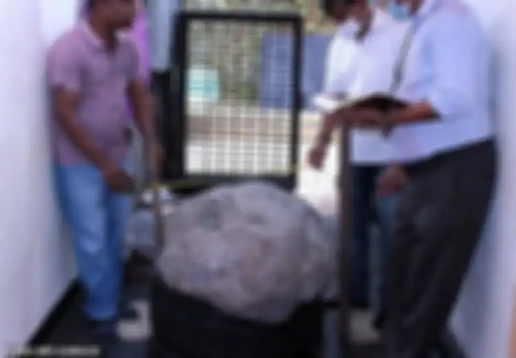 Terlihat Seperti Batu Padas Biasa, Siapa Sangka Benda Ini Dihargai Rp1,4 Triliun, Ditemukan Oleh Tukang Gali Sumur Saat Menggali Tanah,  Ini Alasan Benda Ini Dihargai Sangat Fantastis