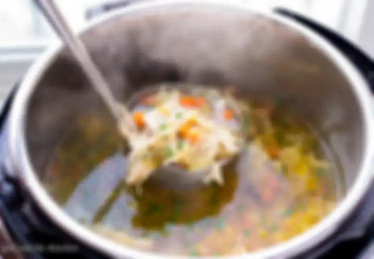 Bagaimana Kalau Sayur Sup Terlalu Asin? Coba Lakukan Trik  Berikut Ini agar Sepanci Sup Tak Terbuang Percuma!
