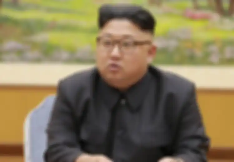 Benar-benar Ketinggalan Zaman, Saat Dunia Sudah Mulai Melupakan Covid-19, Korea Utara Malah Gelagapan Akibat Covid-19, Kim Jong-Un Sampai Gunakan Masker untuk Pertama Kalinya