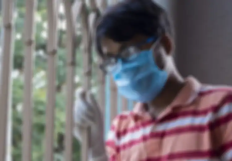 Belum Saatnya Lepaskan Masker! Bagi yang Berkacamata, Ini Cara Agar Kacamata Tak Berembun saat Kenakan Masker
