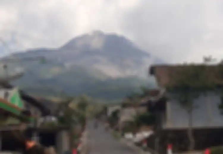 Kembali Keluarkan Awan Panas Guguran, Gunung Merapi Ternyata Punya 'Sistem Kepercayaan Paripurna', Termasuk 9 Makhluk Halus yang Menungguinya Ini
