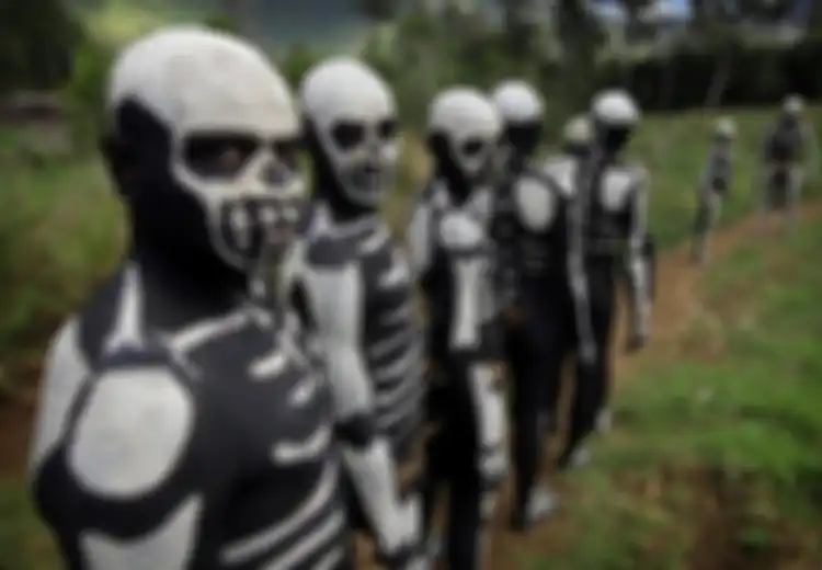 'Terlahir' dari Pria Gaib yang Menjadi Ayah Usai Mengusir Suami Orang Lain, Inilah Suku Chimbu, Suku Asli Papua yang Hancurkan Mental Musuh Lewat Tarian Kematian Ini