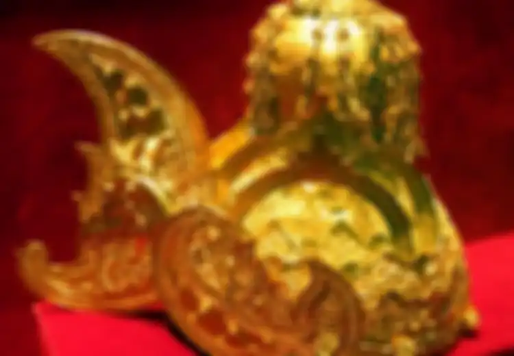 7 Peninggalan Kerajaan Kutai, Termasuk Kalung Berelief Kisah Ramayana