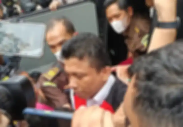 Datang Dipayungi Anggota Provos dan Brimob, Ferdy Sambo Tetap Keukeuh Putri Candrawathi Adalah Korban