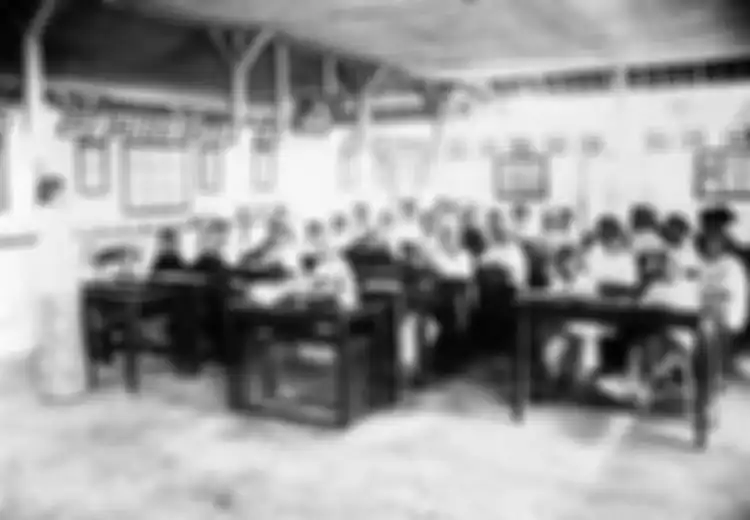Mengapa Pemerintah Hindia Belanda Melaksanakan Kebijakan Politik Etis? Dan Apa Dampaknya?