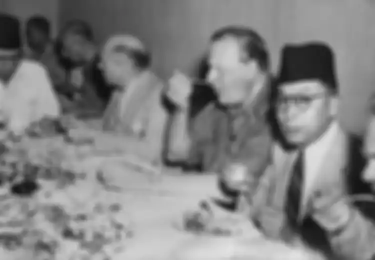Analisis Bagaimana Pandangan Hidup Bung Hatta Memengaruhi Tindakannya?