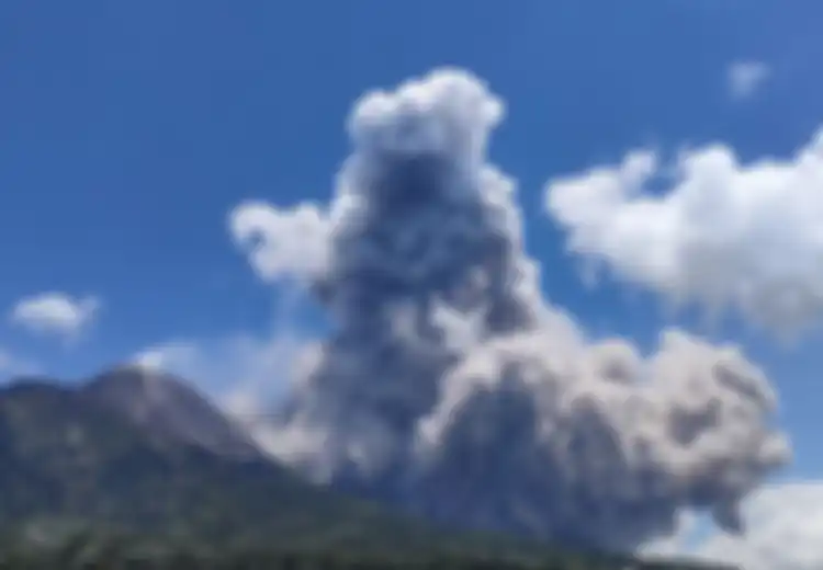 Magelang hingga Boyolali Terdampak Erupsi Gunung Merapi, Jangan Pakai Lensa Kontak, Ini yang Harus dan Tak Boleh Dilakukan Saat Terjadi Hujan Abu