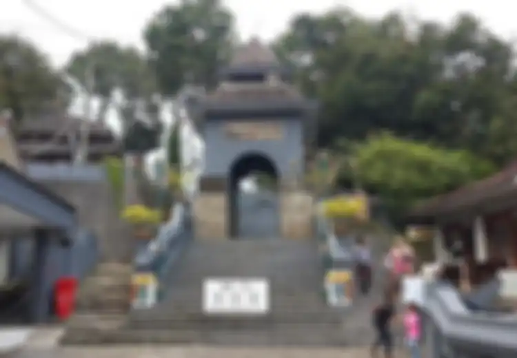 Mencari Hoki Di Makam Gunung Kawi, Tempat Bersemayamnya Keturunan Raja Mataram