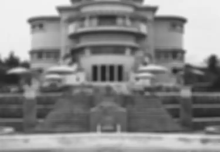 Sejarah Villa Isola, Dari Rumah Cassanova Kini Telah Menghasilkan Ribuan Guru  