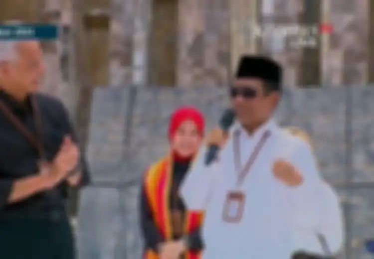 Akhirnya, Mahfud MD Pakai Baju Putih Yang Dijahitnya 5 Tahun Lalu Saat Daftar Pilpres 2024