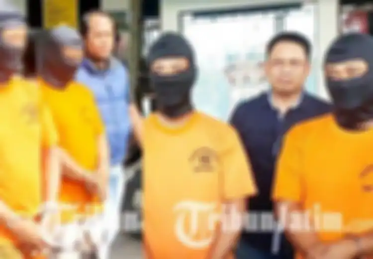 Tak Tergores Sedikit Pun, Kakak-Beradik Hasan Busri-Moh Wardi Menang Carok Meski Dikeroyok 10 Orang, 4 Orang Tewas
