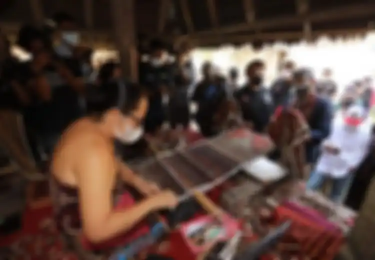 Gringsing, Kain Tenun Bali yang Diburu Kolektor Dunia dengan Harga Fantastis