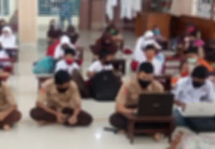 Dasar Pembelajaran dalam Berhubungan dengan Siswa dan Individu Lain di Lingkungan atau Luar Lingkungan Sekolah Disebut...