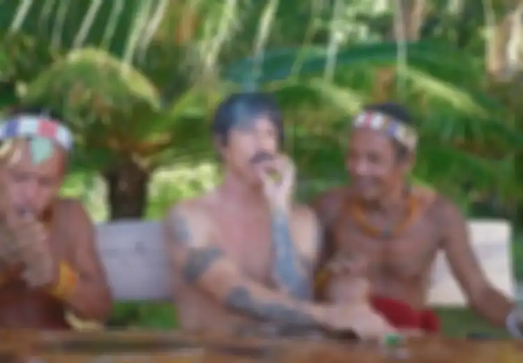 Vokalis Red Hot Chili Peppers Anthony Kiedis Liburan ke Mentawai Rupanya Suku Mentawai Dikenal Sebagai Suku Tertua di Dunia