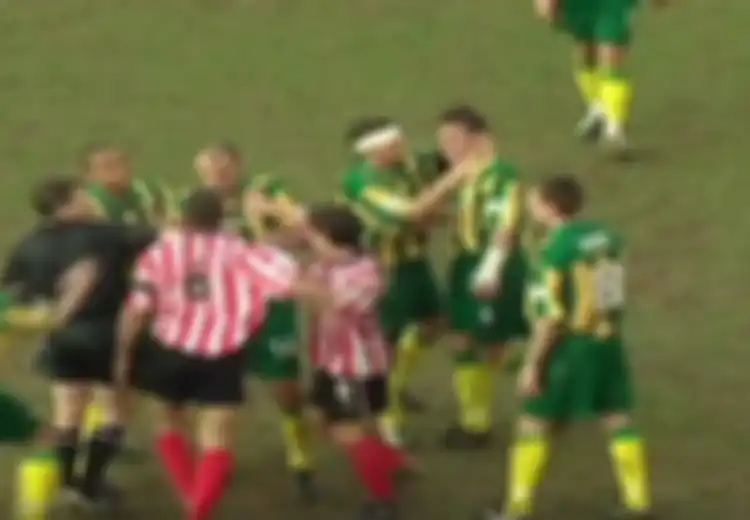 Tragedi Battle of Bramal Lane Ketika Sosok Wasit Memicu Kerusuhan di Lapangan