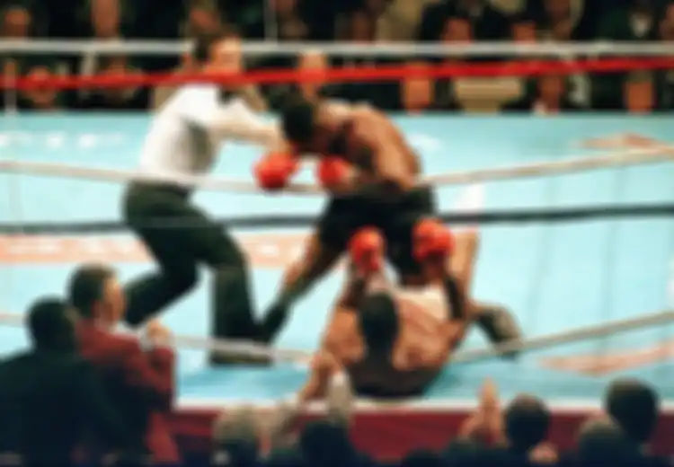 Si Anak Jalanan Itu Bernama Mike Tyson, Juara Dunia Termuda tapi Ada Saja Masalahnya