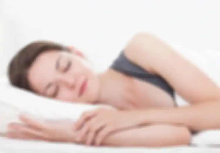 Benarkah Tidur Mengenakan Bra Berbahaya Bagi Kesehatan Payudara?