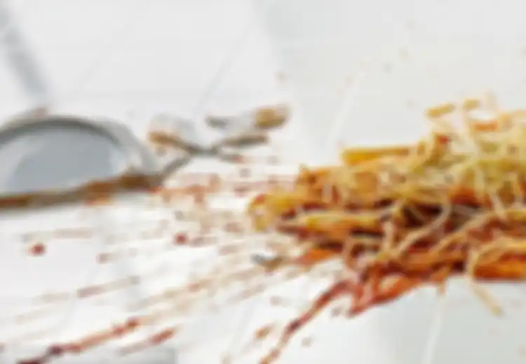 Bolehkah Makan Makanan yang Telah Jatuh ke Lantai Sebelum Lima Detik?