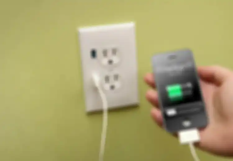 Enam Cara Mudah Selamatkan Bumi: Mencabut 'Charger' Ponsel Saat Tidak Digunakan