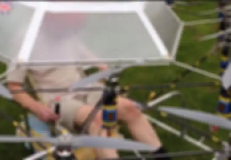 Swarm, Drone Raksasa yang Bisa Terbangkan Manusia