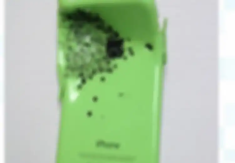 iPhone 5C Ini Mampu Melindungi Pemiliknya Dari Tembakan Senjata Mematikan
