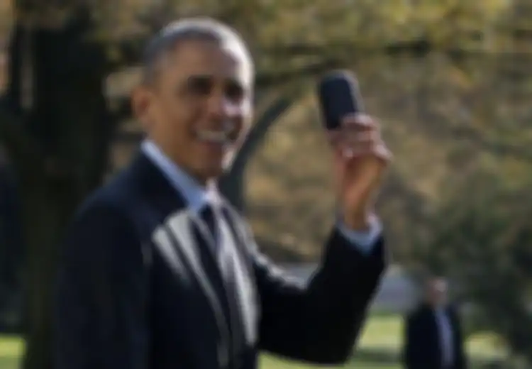 Ternyata Obama Tidak Diizinkan Main Twitter, Smartphone-nya Hanya untuk E-mail