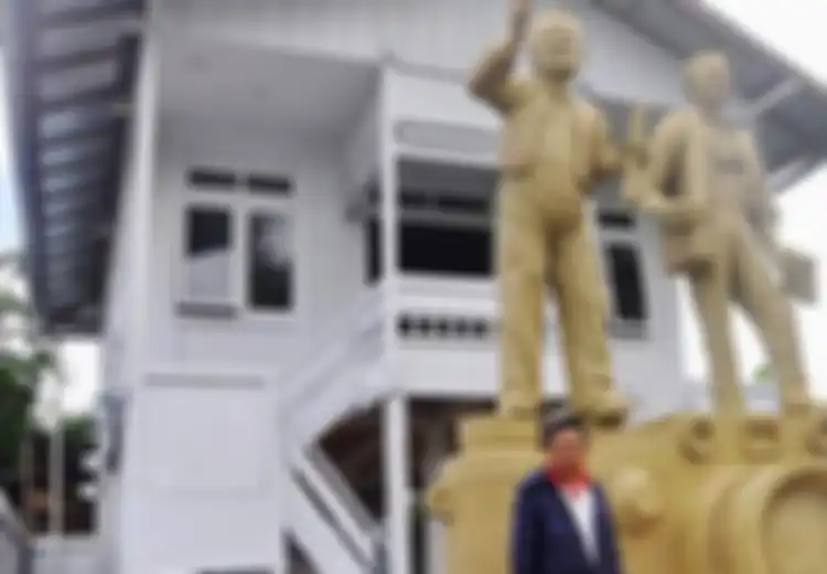 Tugu Pers Mendur, Jejak Frans Mendur Bagi Bangsa