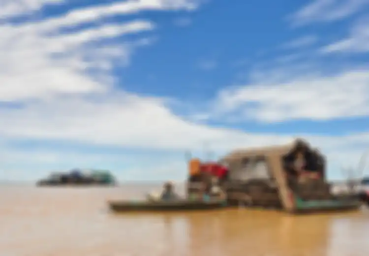Indahnya Danau Raksasa di Semenanjung Indochina