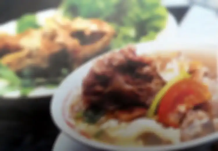 Sop Iga Monggo Kerso, Bersantap di Keteduhan Kebayoran