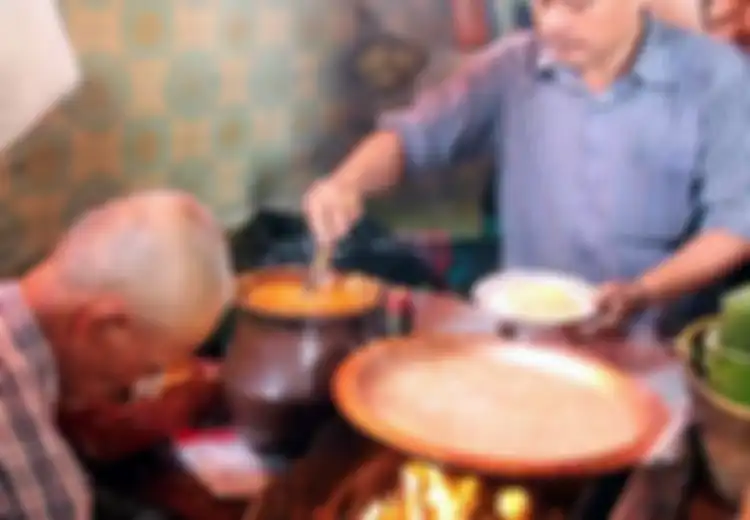 Memanjakan Lidah di Warung Toge Goreng Haji Omah