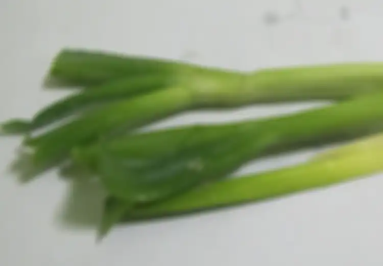 Manfaat Kesehatan Daun Bawang