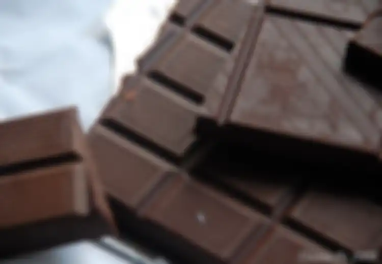 Cokelat Hitam Untuk Mata