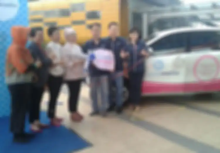 Garda Medika Menyerahkan Bantuan Satu Unit Mobil Operasional Kepada Lovepink