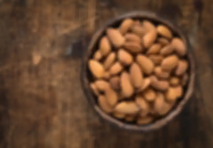 Segerobak Penuh Kacang Almond