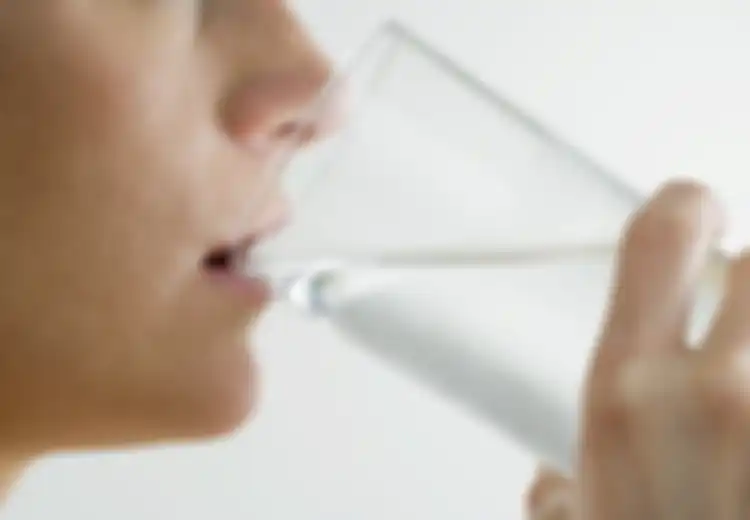 Minum Air Pikiran Jadi Tajam