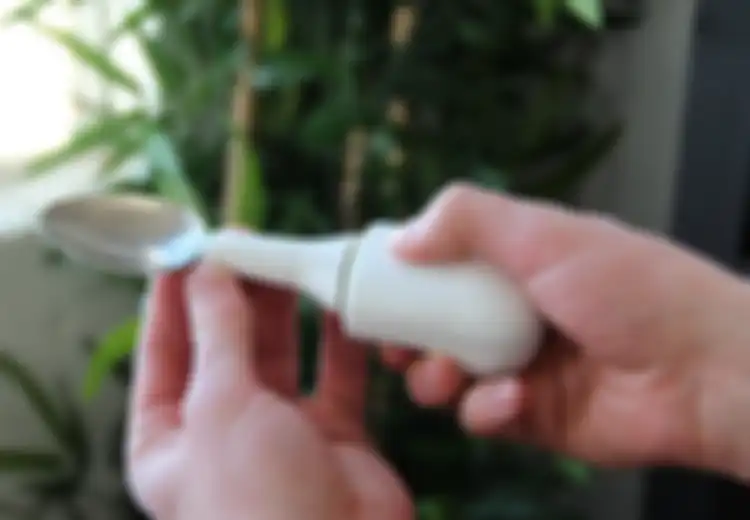 (VIDEO) Google Memperkenalkan Sendok Pintar untuk Membantu Penderita Parkinson