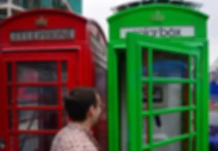 Di London, Kotak Telepon Jadi Tempat Mengisi Daya Perangkat Mobile
