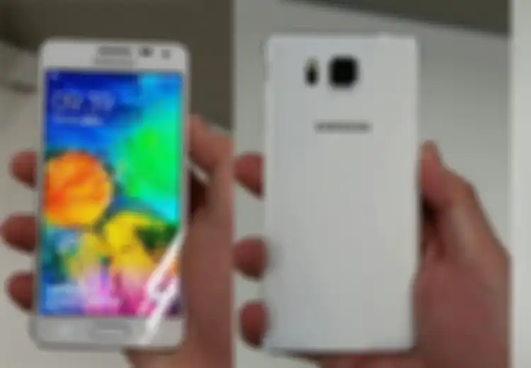 Penampakan Galaxy Alpha, Lebih Tipis dari iPhone 5S?