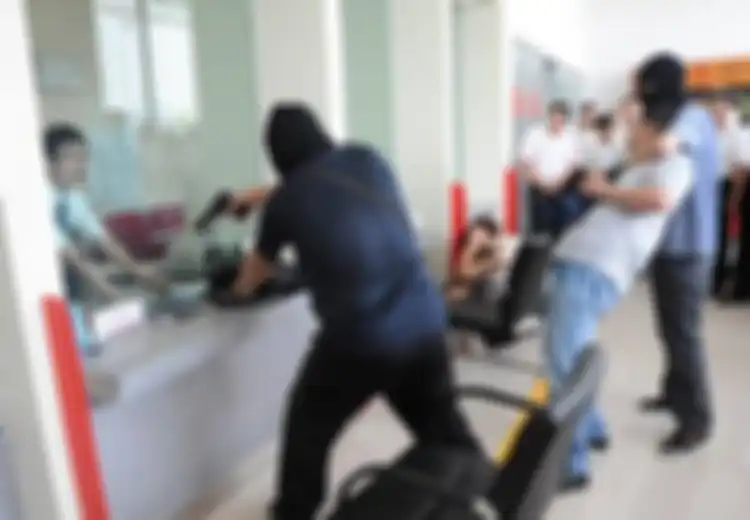 'Perampok' Profesional Ini Ajarkan Kita Pentingnya Kecerdikan dan Ketenangan dalam Segala Situasi