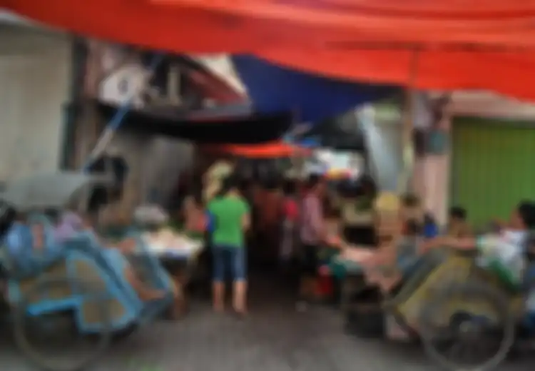Geliat Pasar di Jalan Sempit